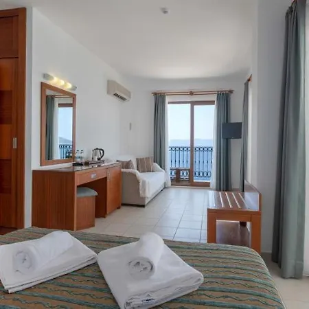 Medusa Hotel 3*